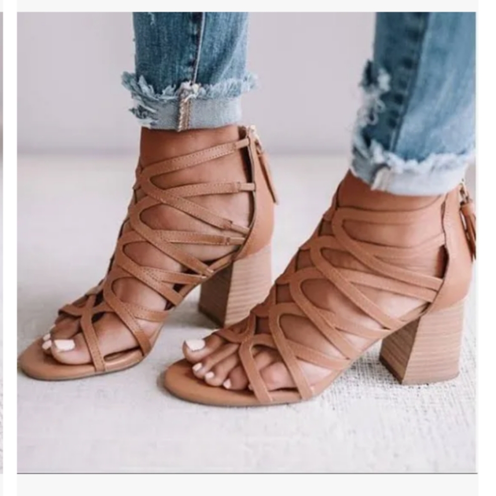 Seychelles Women One Kiss Strappy Tan Heel Sandals Shoe.